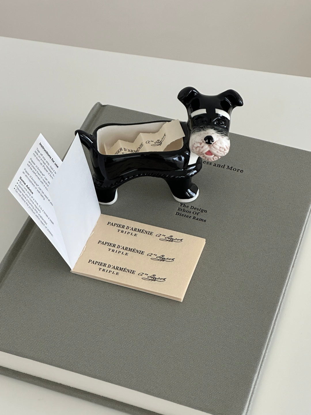 Schnazuer Incense Holder