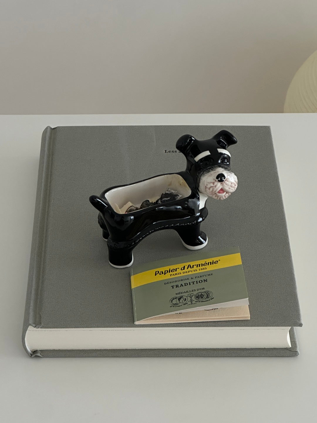 Schnazuer Incense Holder