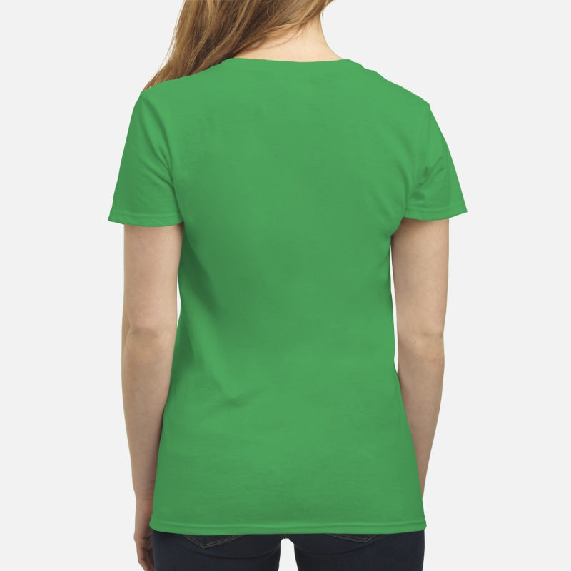 Bulldog Through The Snow - Premium Women's T-shirt