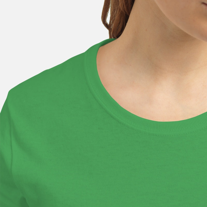 Bulldog Through The Snow - Premium Women's T-shirt
